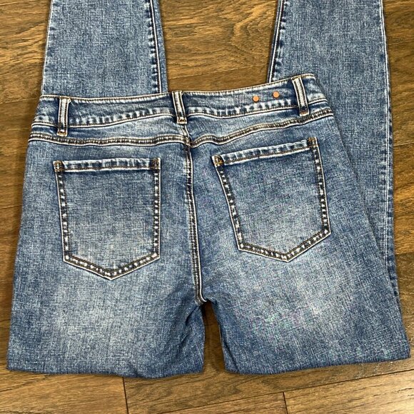 CABI Skinny Jeans Vintage Blue Wash Mid-Rise Sz 8 #4328 EUC - Picture 5 of 7